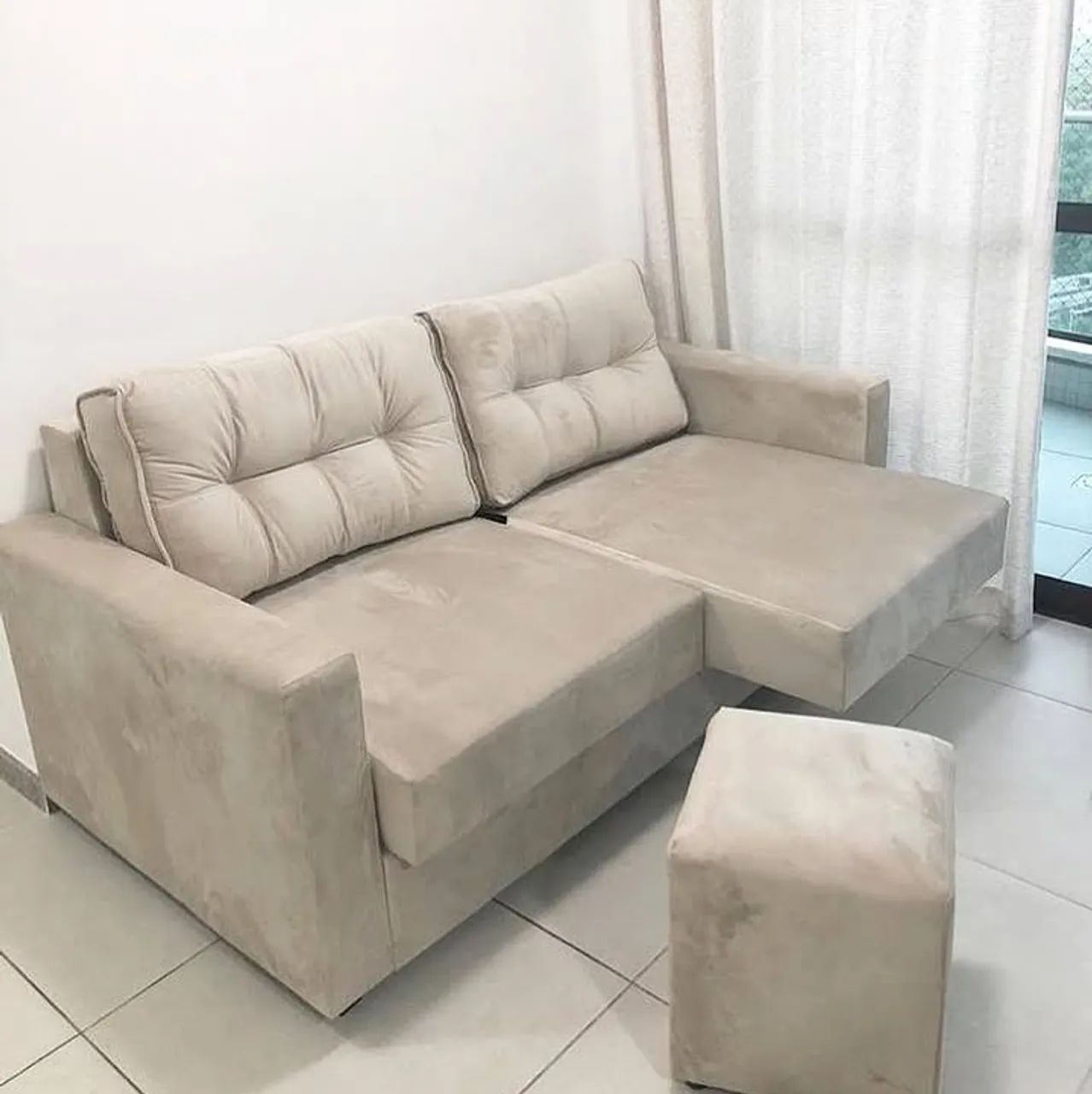 Sofá 2 Lugares com Detalhes Decorativos - Foto 5