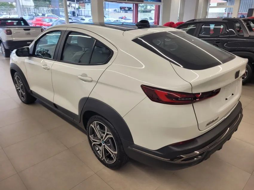 Fiat FASTBACK 1.0 TURBO 200 HYBRID IMPETUS CVT. - Foto 4