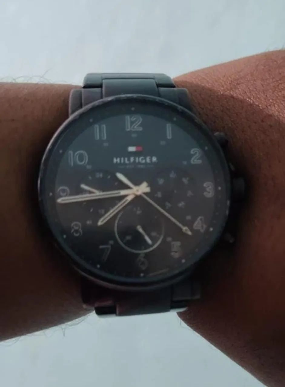 Vendo relógio Tommy Hilfiger preto de aço 