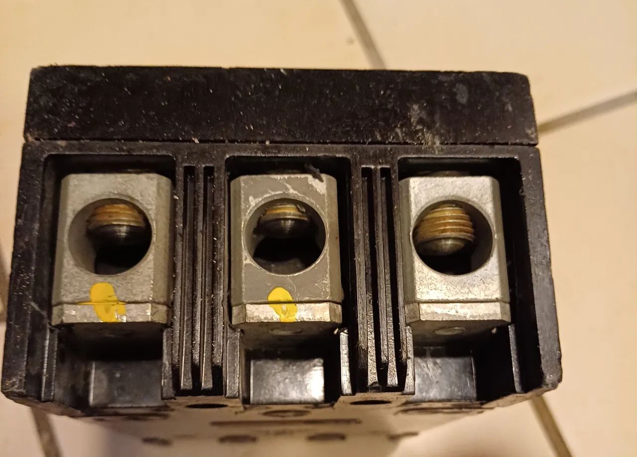 Disjuntor GE TQD 34125 3 Polos- Segurança Elétrica Residencial - Foto 4