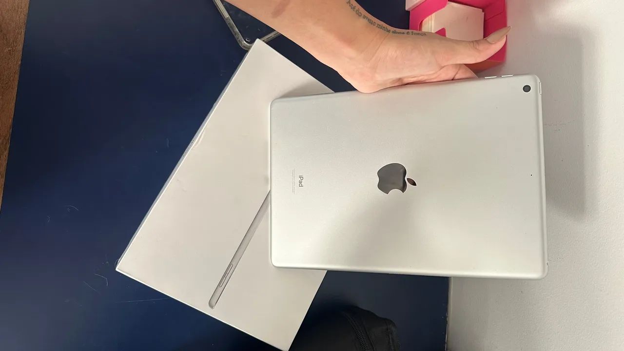 iPad 9 + caneta - pouco usado, sem marcas.