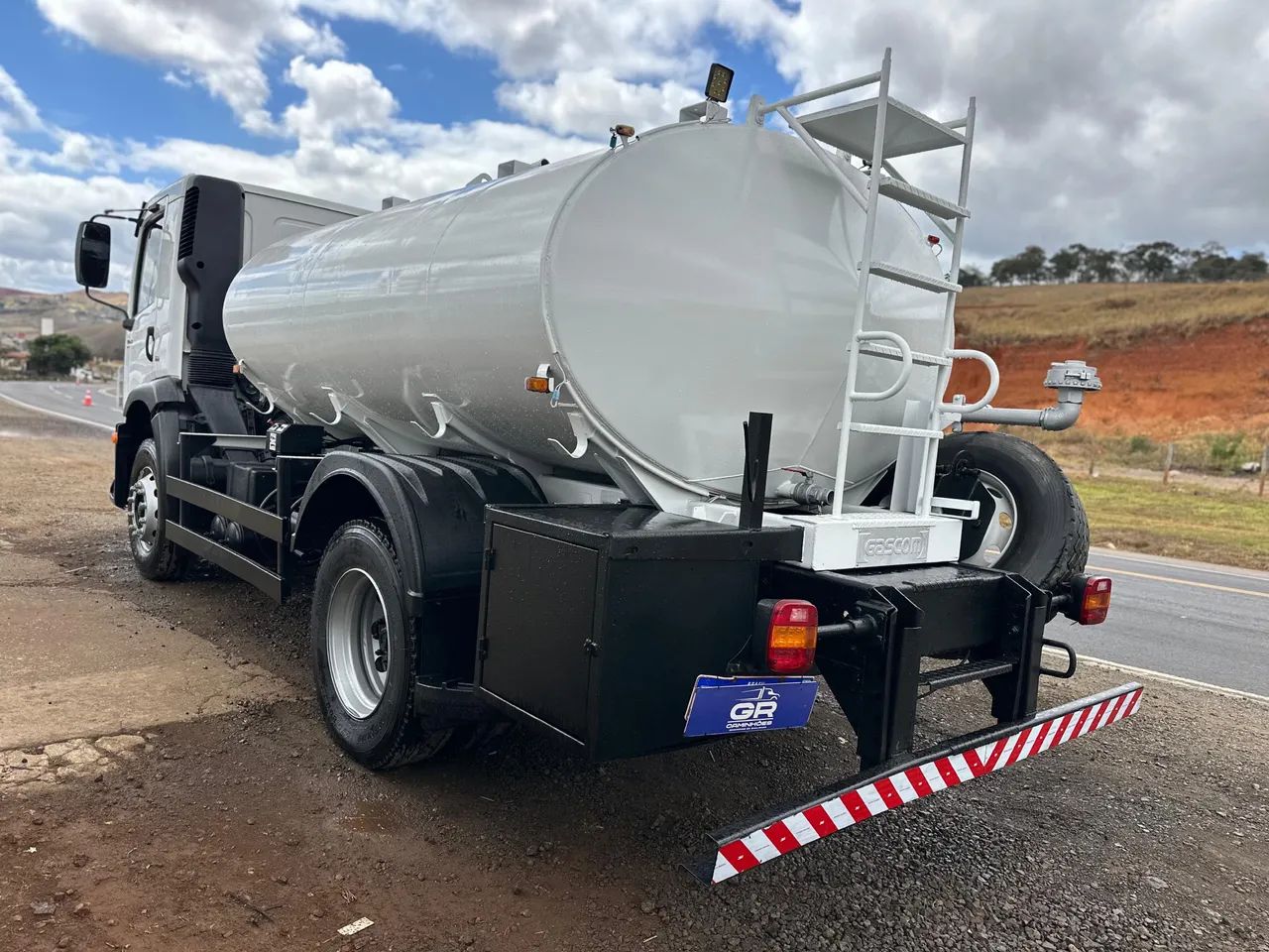 VENDE-SE TANQUE PIPA DE 9.000 LITROS GASCON FUNCIONANDO PERFEITAMENTE  - Foto 7