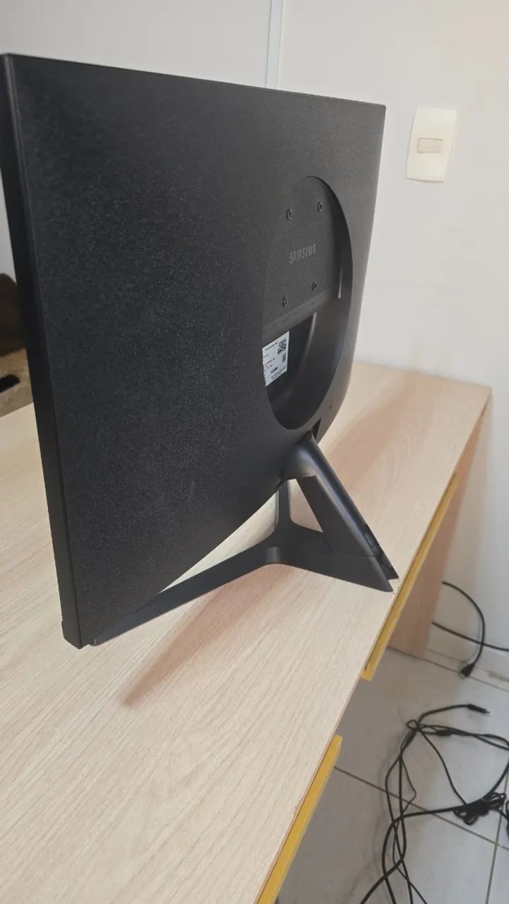 Monitor Samsung 28" 4K Ultra HD (UR550) - 60Hz - HDMI/DP - Borda Fina - Foto 3