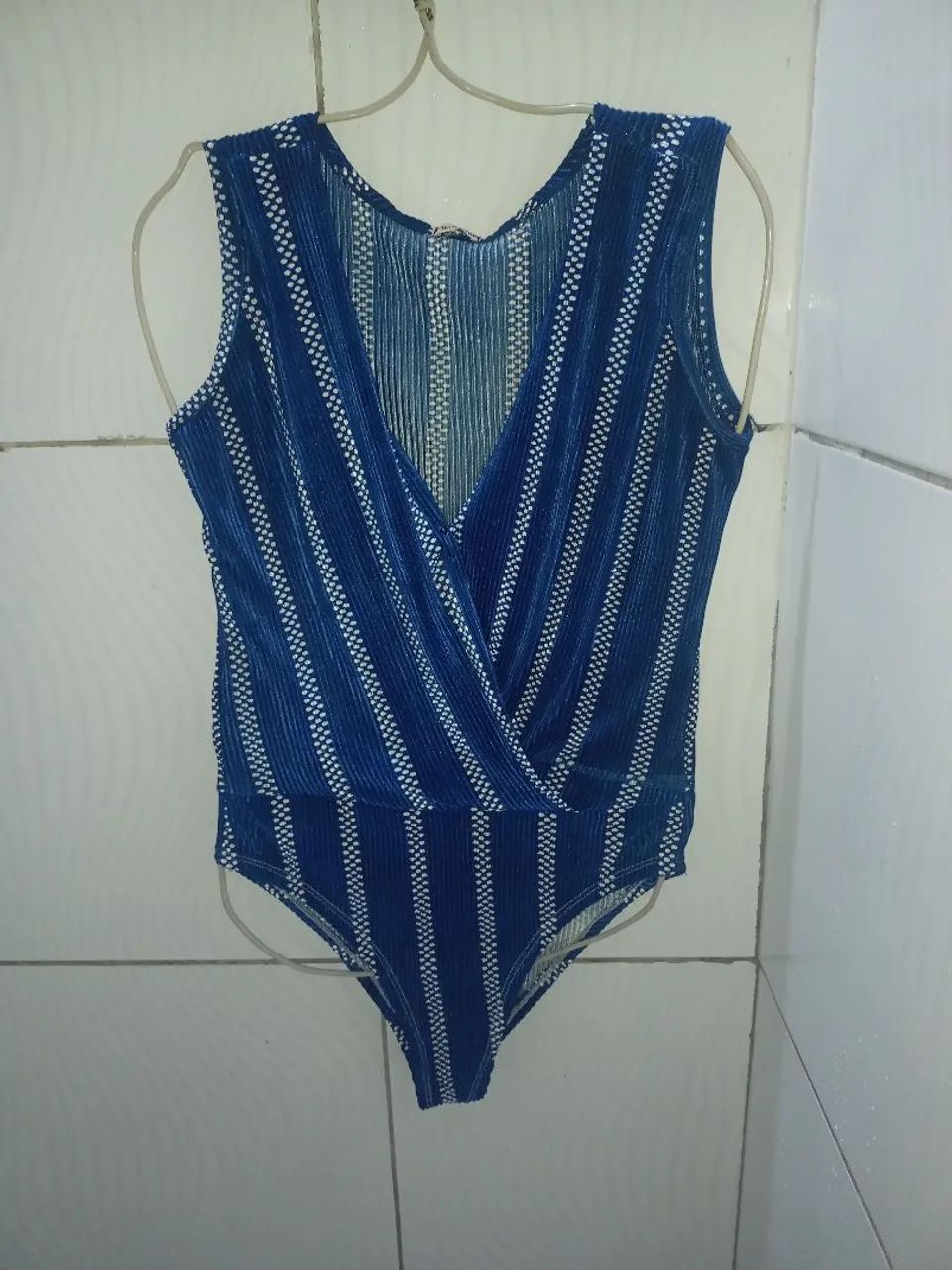 Body Listrado Azul e Branco Feminino M - Foto 3