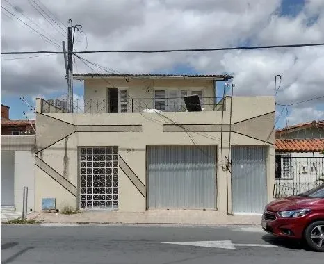 Casa Multifamiliar c/ Casa Térreo, Casa Altos e Quitinete, 165,78m² área privativa, terraç