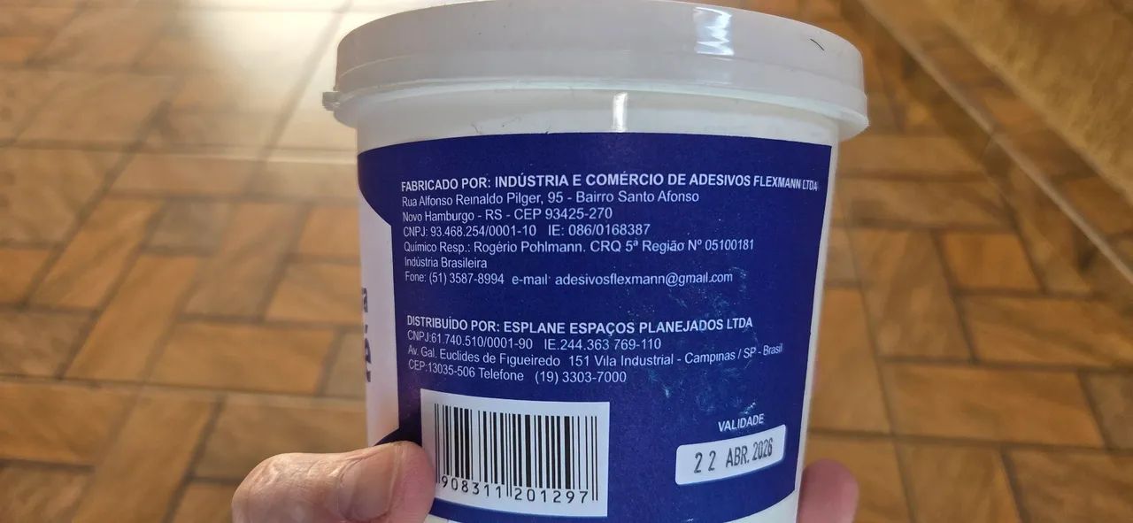 Adesivo para Pisos e Revestimentos