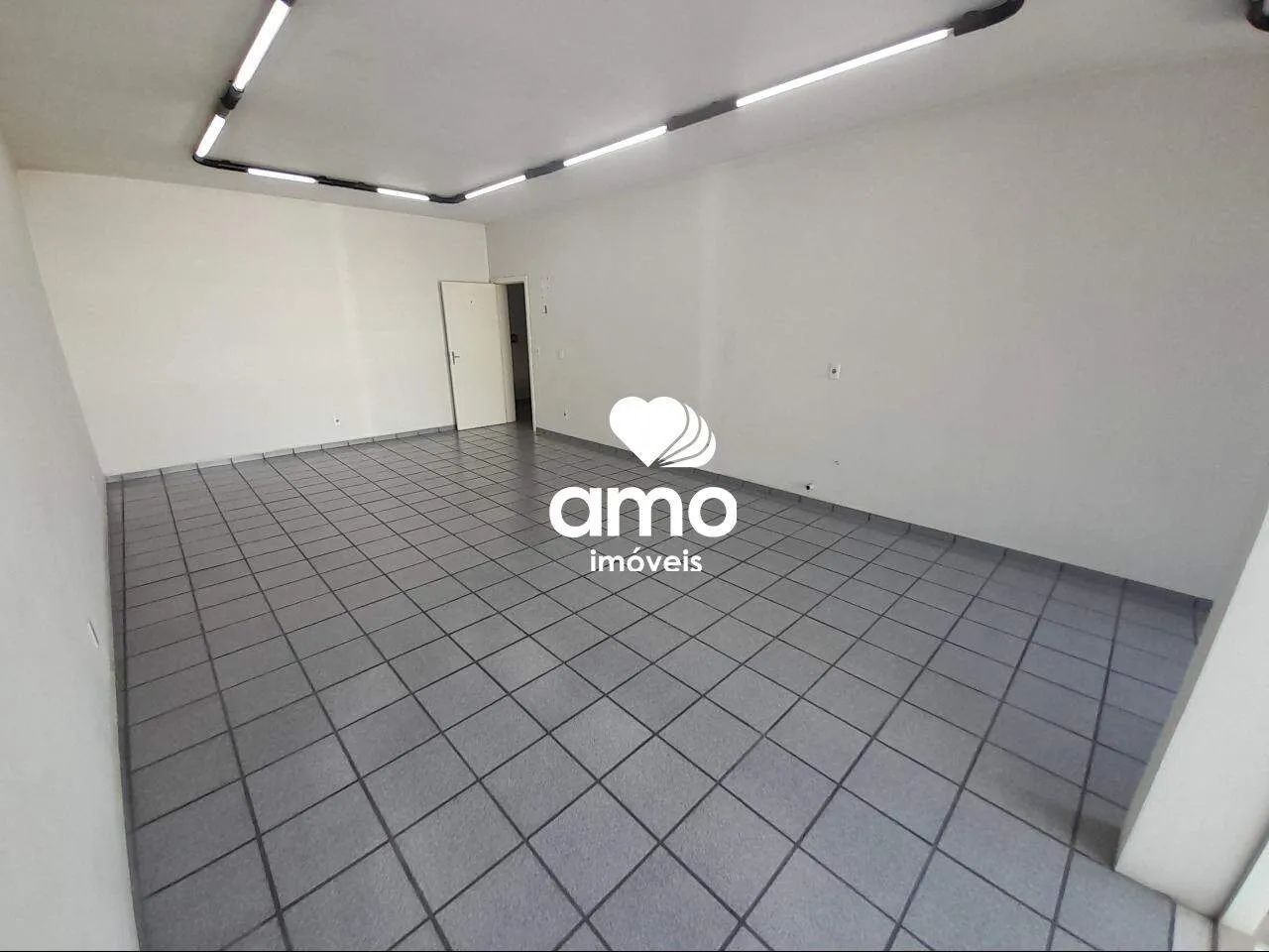 Sala Comercial para alugar no bairro Primeiro de Maio em Brusque - Foto 4