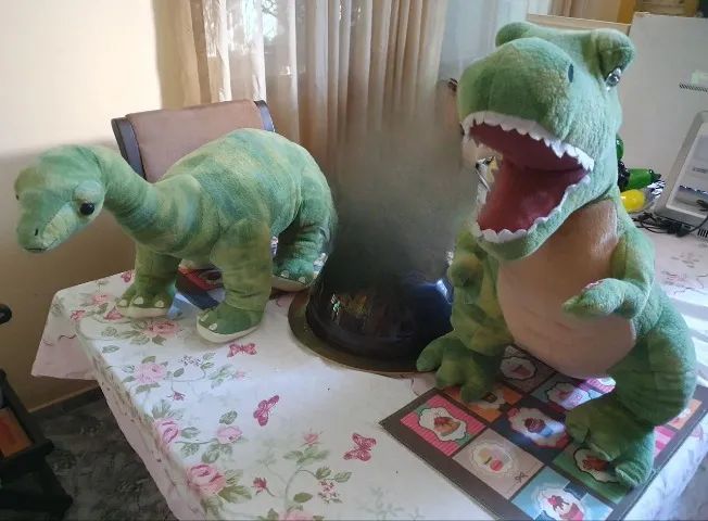 Conjunto de Dinossauros Hugfun com 2 pelúcias  - Foto 2