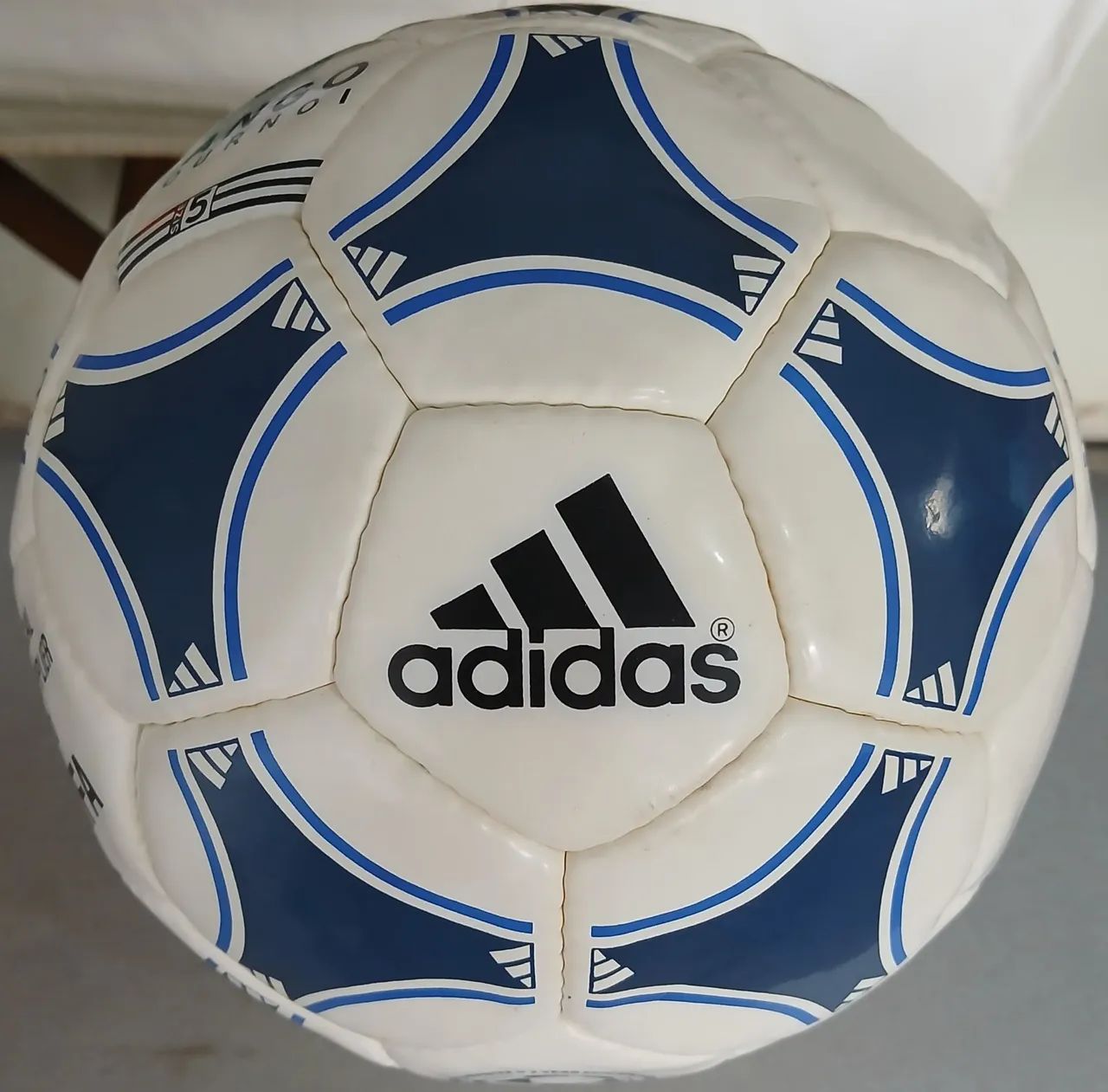 BOLA ADIDAS TANGO TOURNOI NFHS8 RARA DE COLECAO NOVA FRETE GRATIS - Foto 2