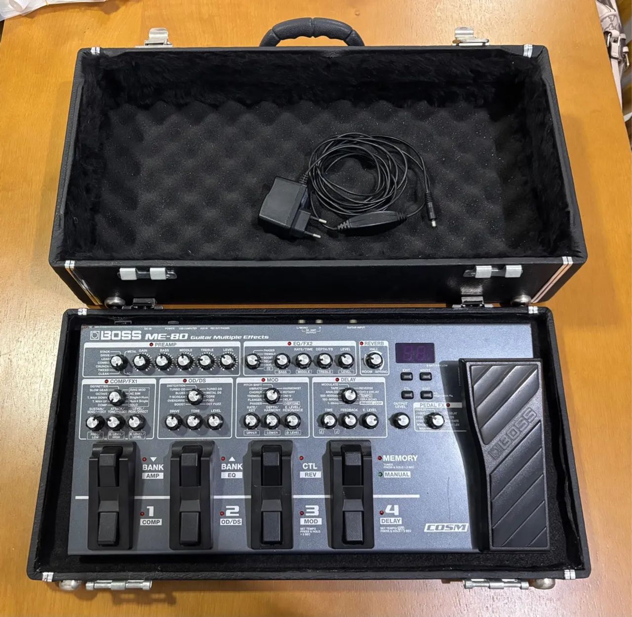 Pedaleira para guitarra BOSS ME-80 + Case rígido