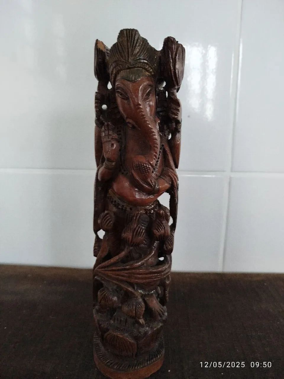 Escultura de Ganesha em Madeira