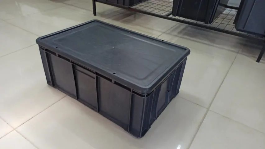 Caixa Plástica Fechada de 45,5 litros  - Foto 2