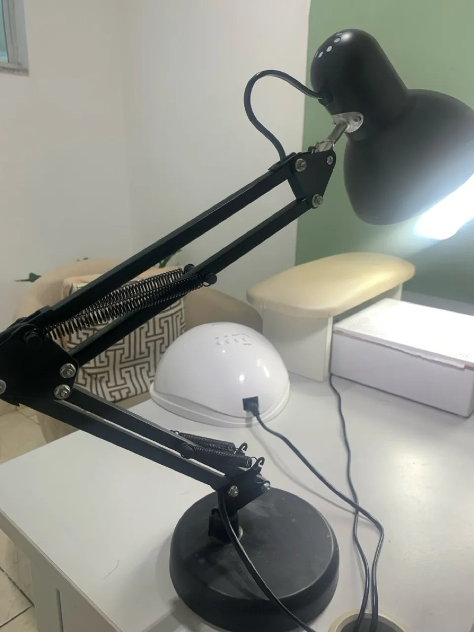 Luminária de Mesa Articulada Preta
