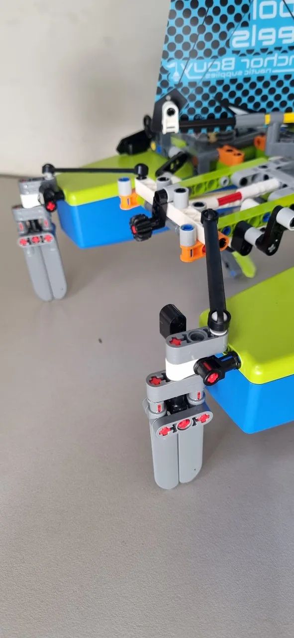 Technic 42105 Lego 42105 Motor LEGO Technic Catamaran • Set 42105