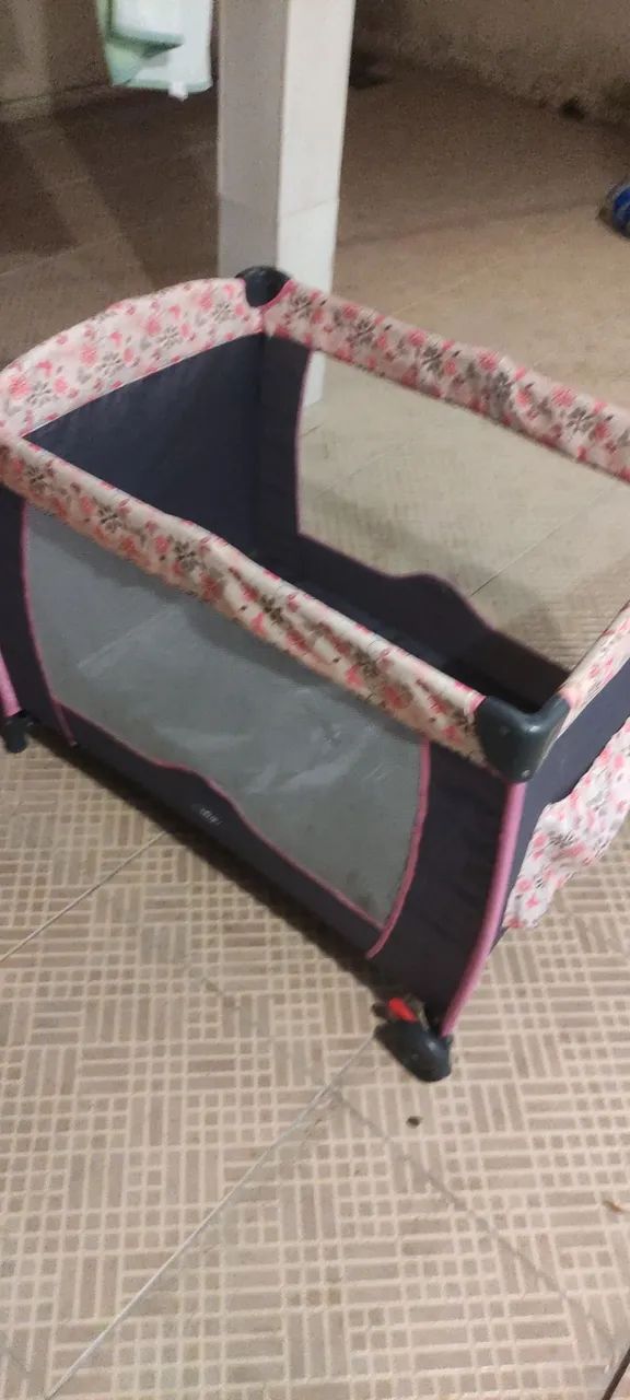Berço portátil infantil com estampa floral - Foto 5