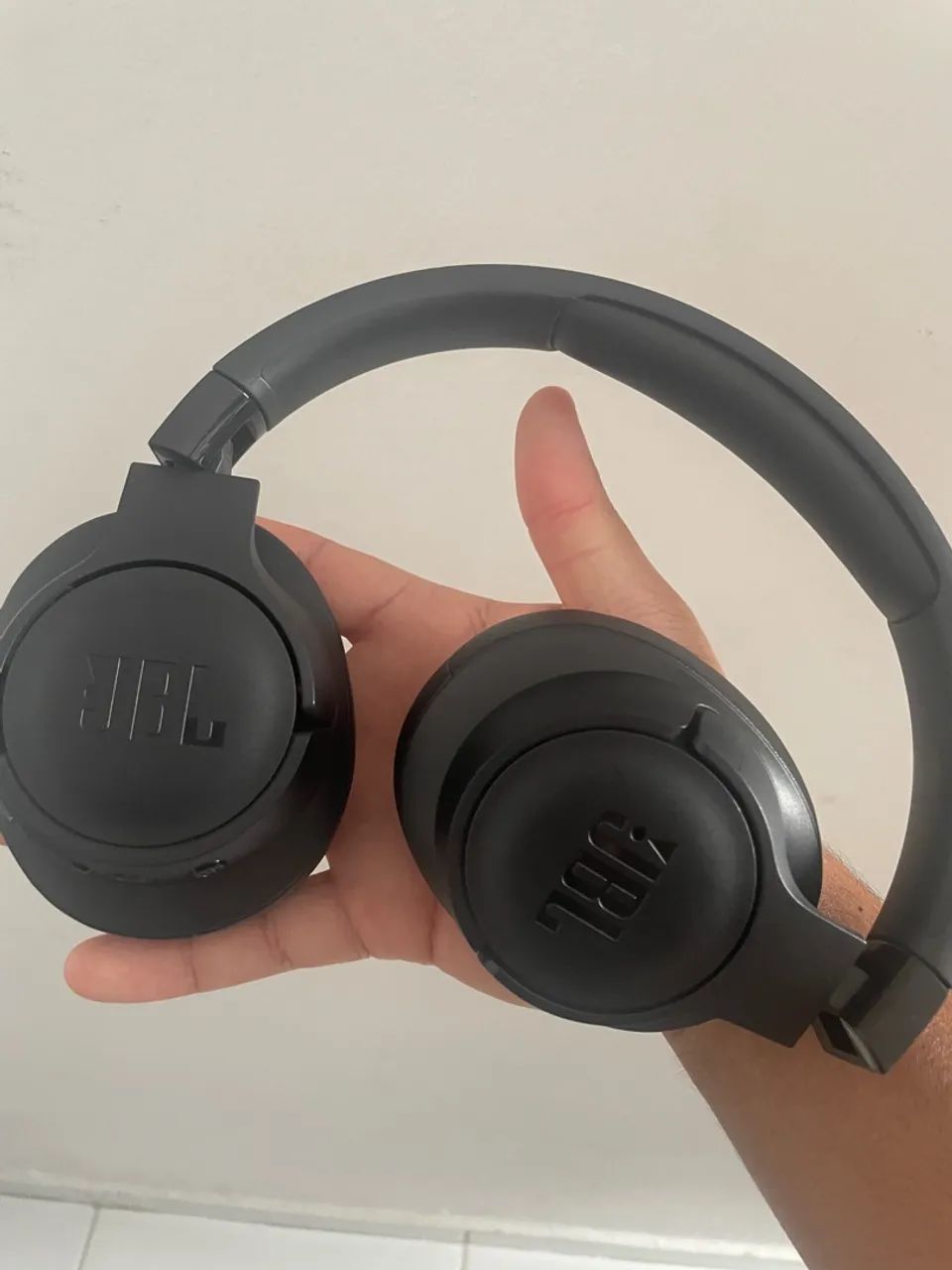 Fone de Ouvido JBL Tune 720BT - Sem Fio - Bluetooth - Pure Bass - Foto 2