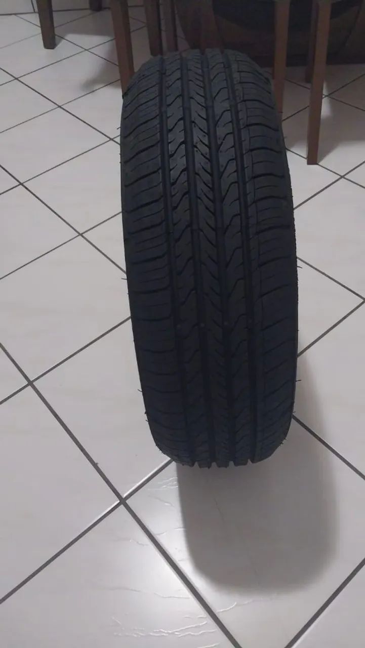 Vendo 1 pneu  aro 14 NOVO