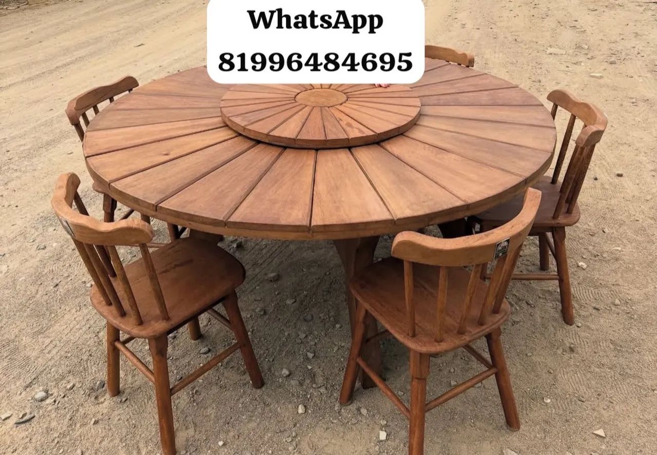 Conjunto de Mesa Redonda de Madeira