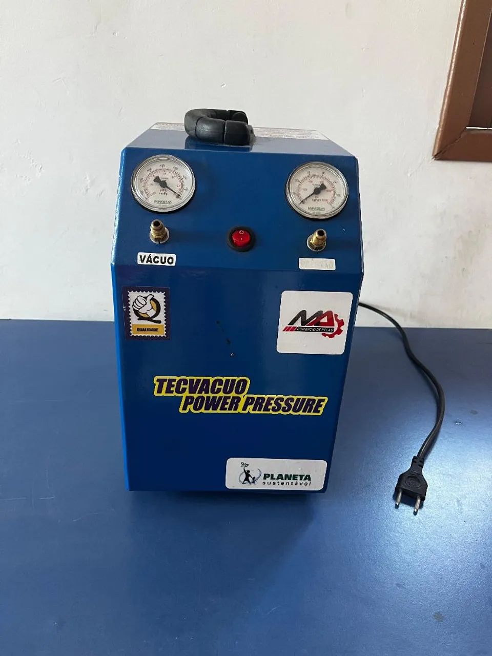 Máquina de pressão e vácuo 