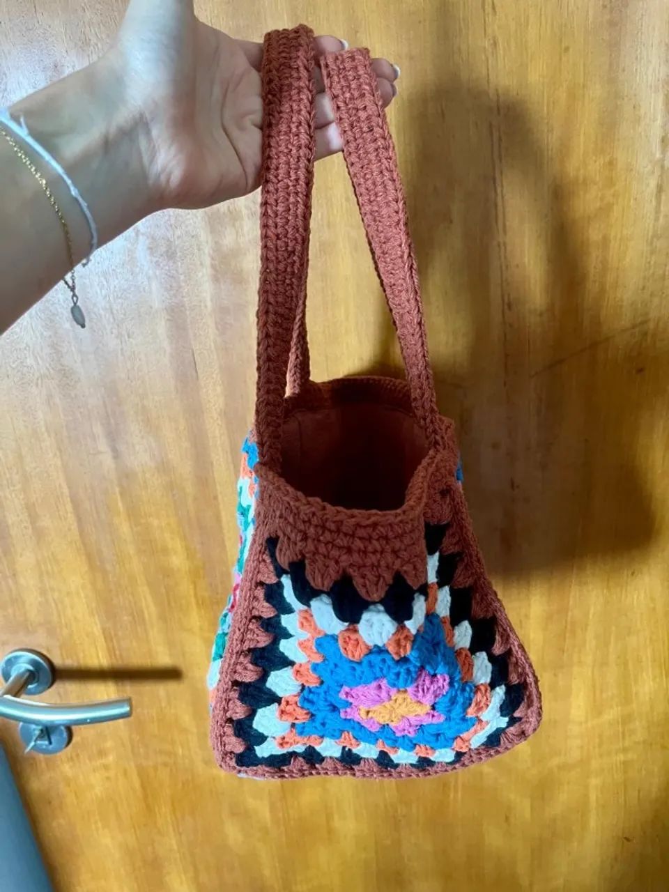 bolsa de crochê colorida nova - Foto 2