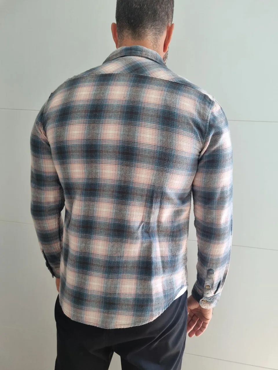 Camisa Billabong xadrez azul e rosa - tamanho P - Foto 3