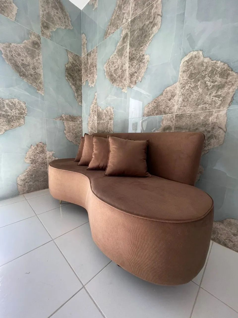 Sofá Curvo Sob Medida - Design Sofisticado e Super Confortável! - Foto 3