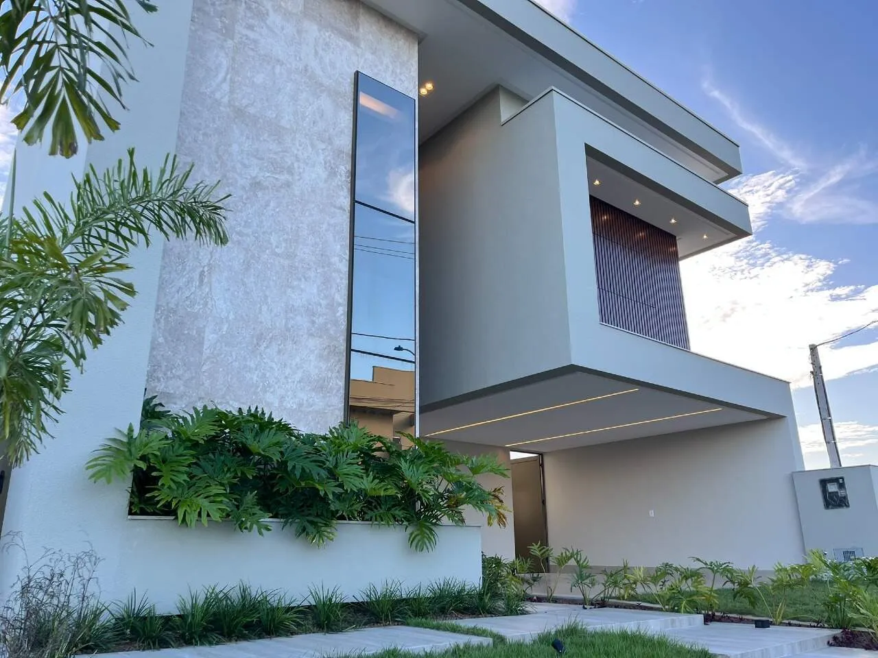 Casa à venda, 4 quartos, 3 suítes, Loteamento Jardins Siena - Araguaína/TO