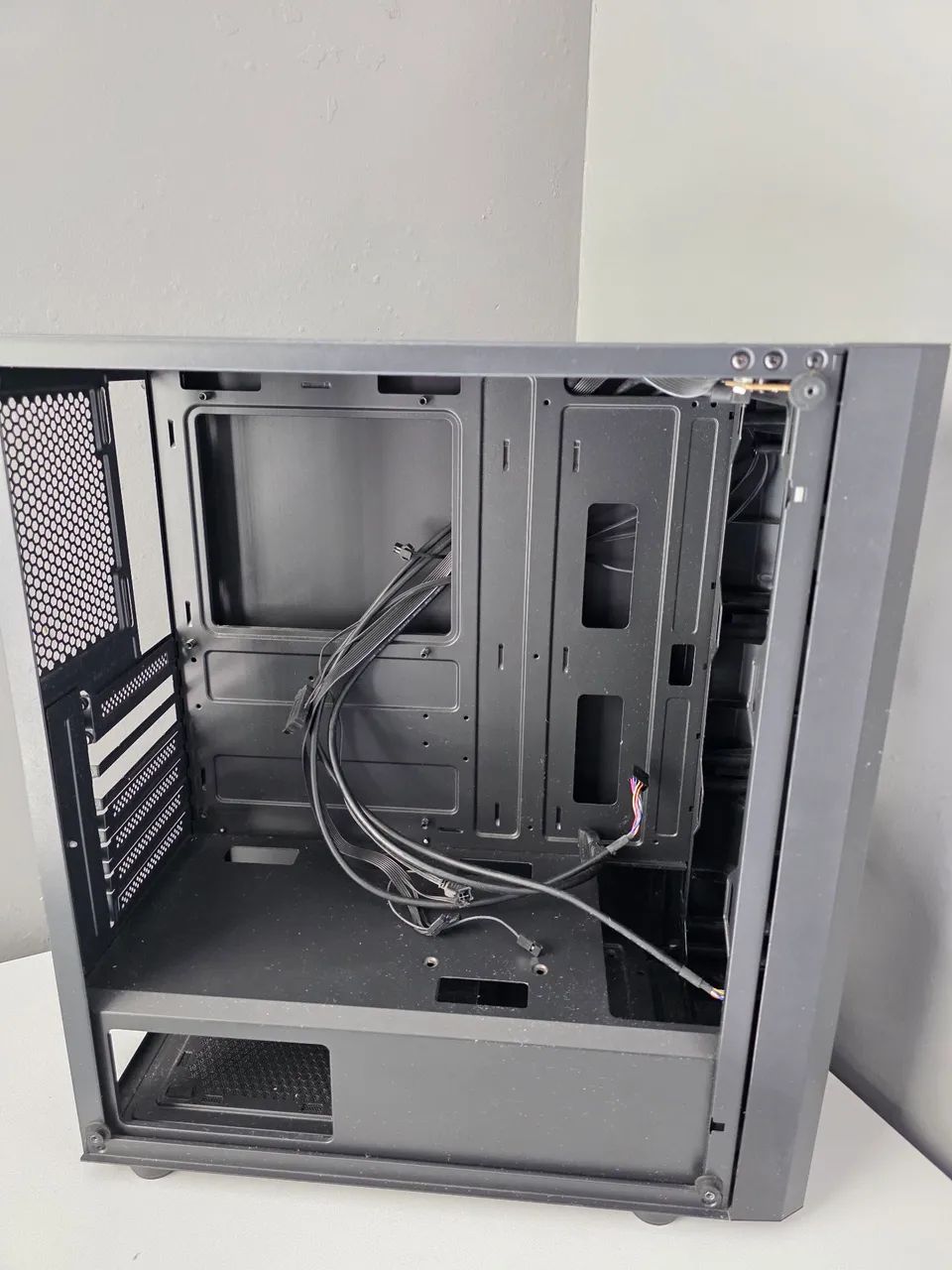 Gabinete Gamer, teclado mecânico e microfone - Foto 2