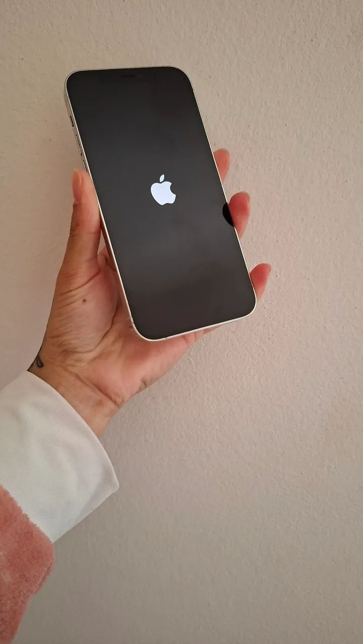 IPhone 12 Pro Dourado - Foto 2