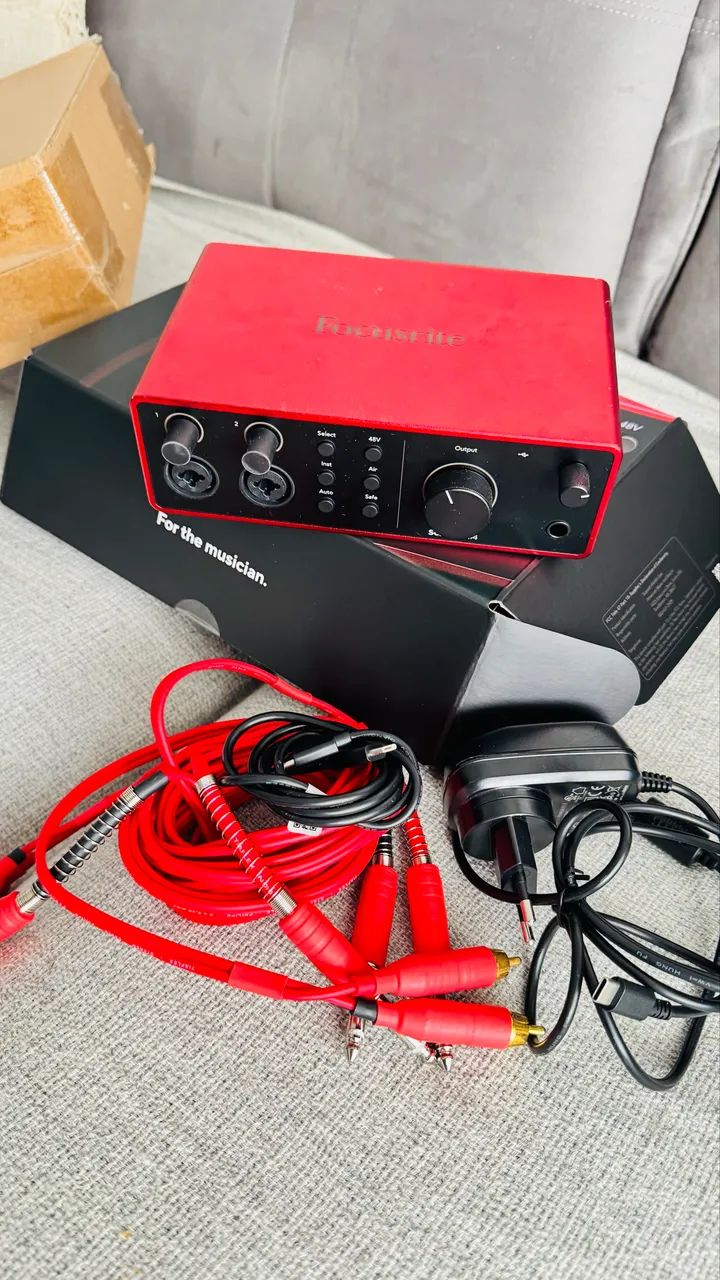 Interface de Audio Focusrite Scarlett 4i4 (Nova)  - Foto 3