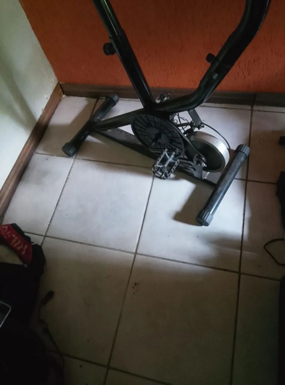 Vendo bicicleta ergométrica top - Foto 2