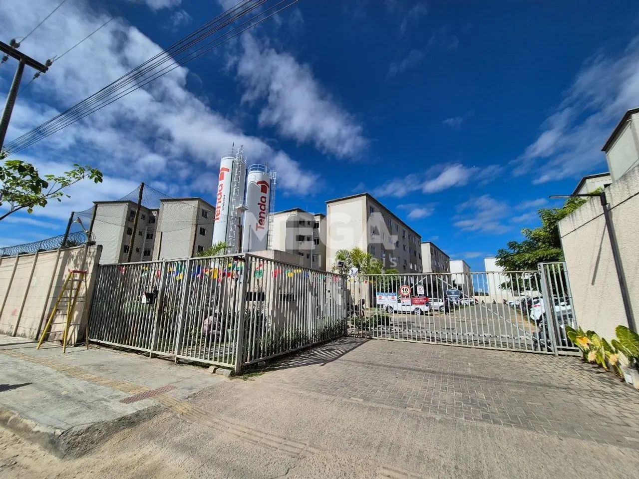 Apartamento com 2 quartos no bairro Cajazeiras em Fortaleza, CE