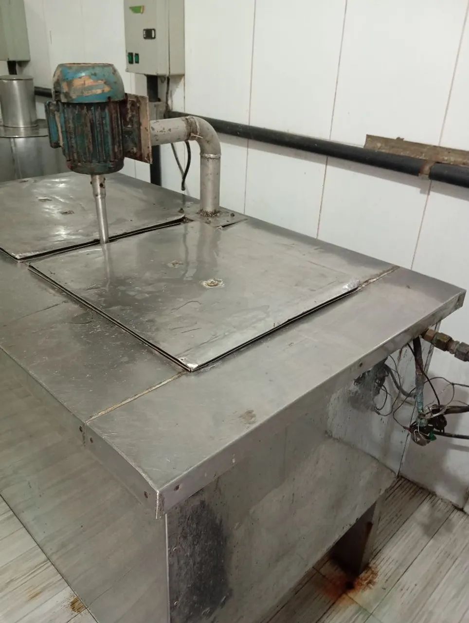 Vendo uma produtora de picolé 10 forma de 28 furos funcionado pronta pra trabalhar 13,000  - Foto 5