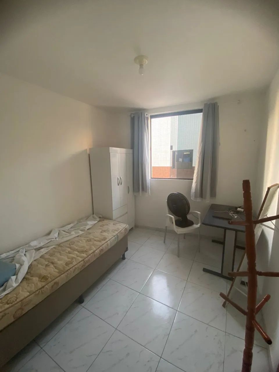 QUARTO EM APARTAMENTO NO AEROCLUBE PARA MULHERES