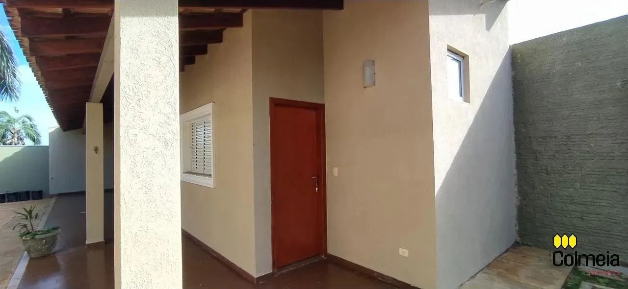 CASA COM PEÇAS ESPAÇOSAS E ACONCHEGANTES. - Foto 5