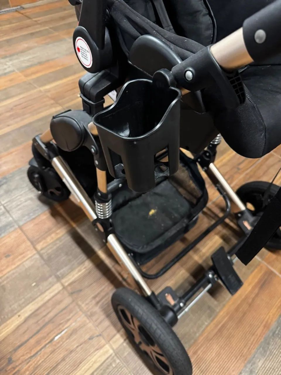 Carrinho de bebê, com bebê conforto e Moisés  - Foto 3