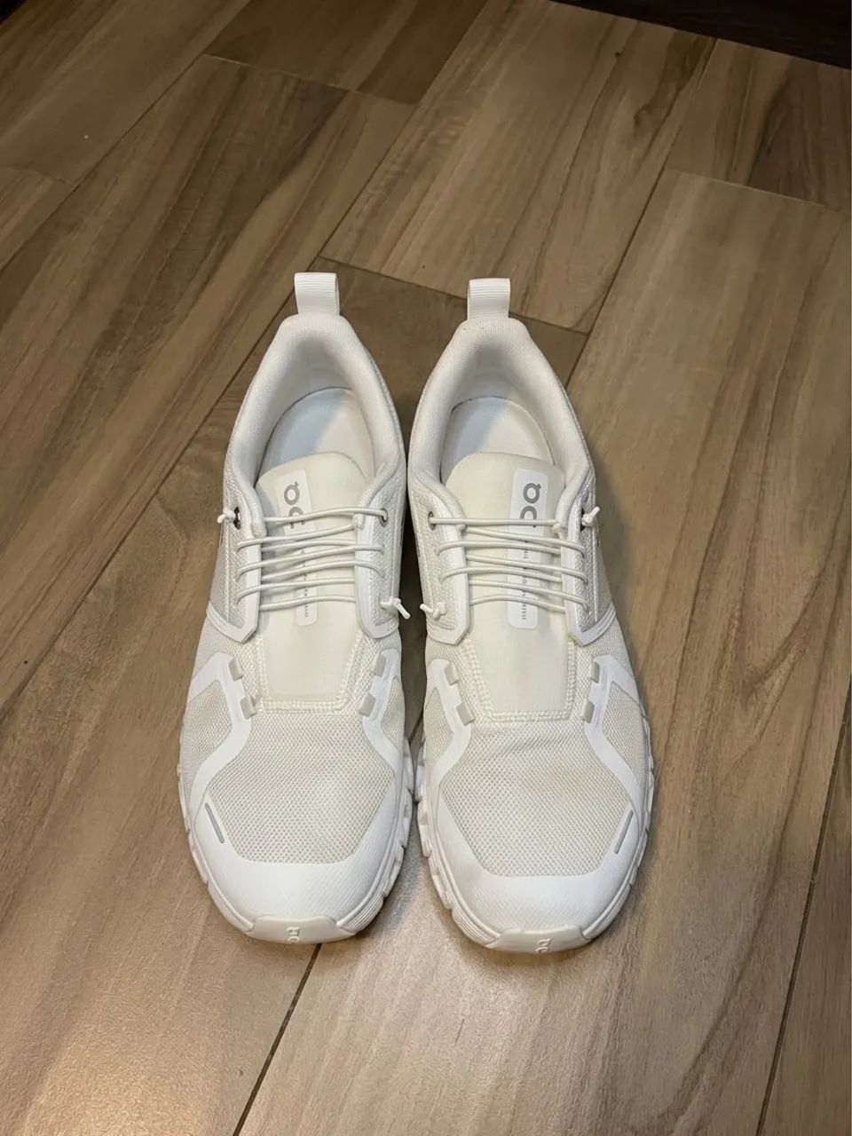 Tenis on clound 6
