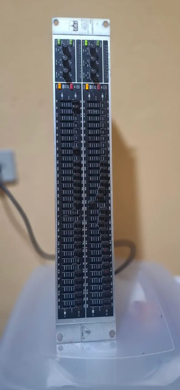 EQUALIZADOR  BEHRINGER ULTRAGRAPH PRO - Foto 3