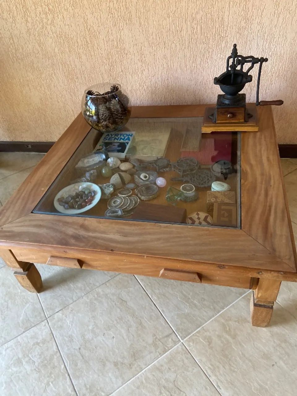 Mesa de centro - madeira maciça