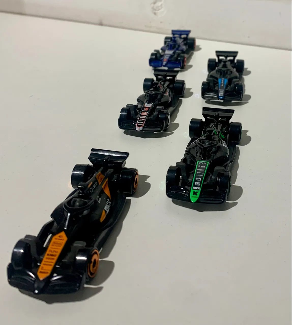 Hot Wheels F1 2024 - Pack Com 5 Carrinhos Fórmula 1 - Foto 4