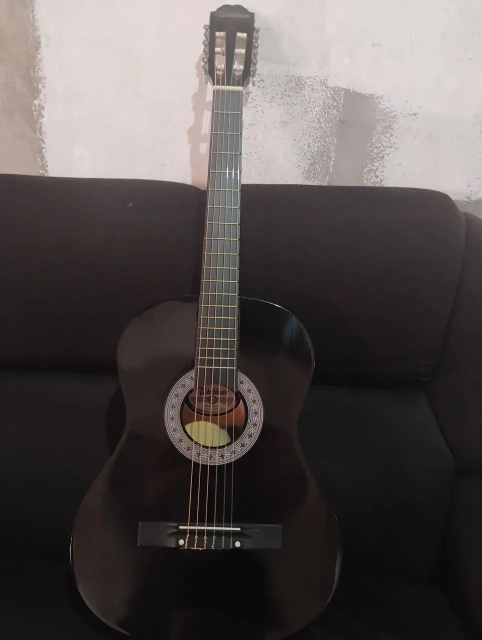  Violão semi novo com capa  para iniciante, 280,00