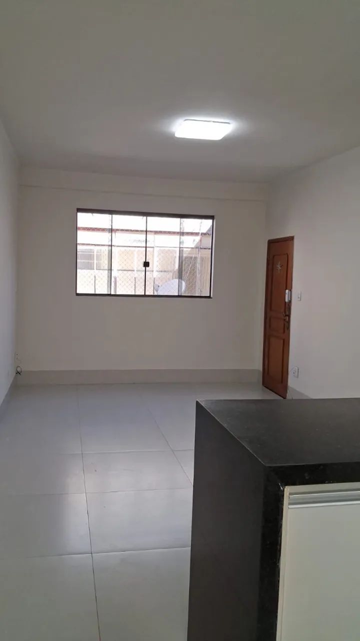 Apto Semimobiliado, 3QT, incluso Cond e água. Centro! - Foto 4