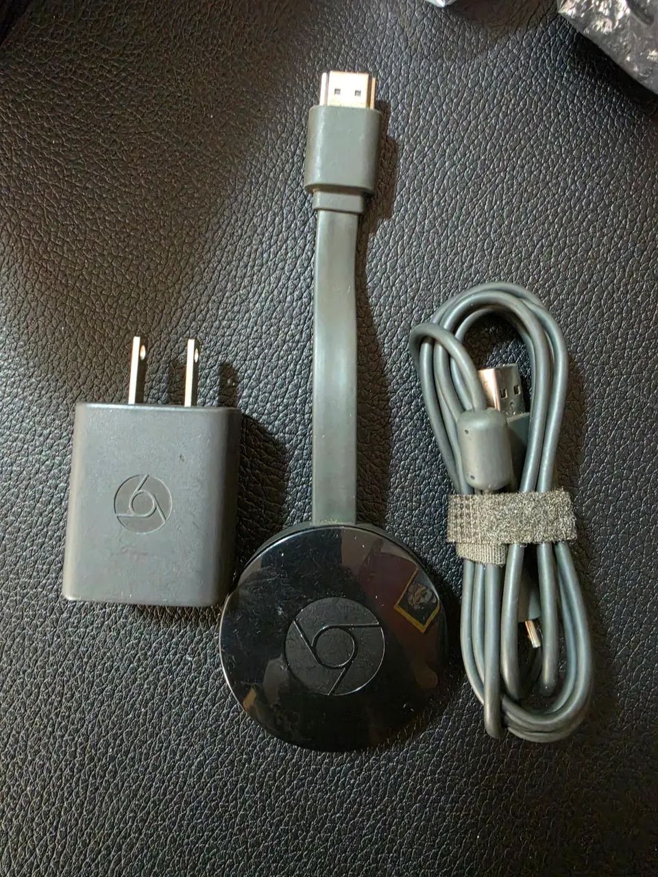 Chromecast 2° geração completa e perfeita.