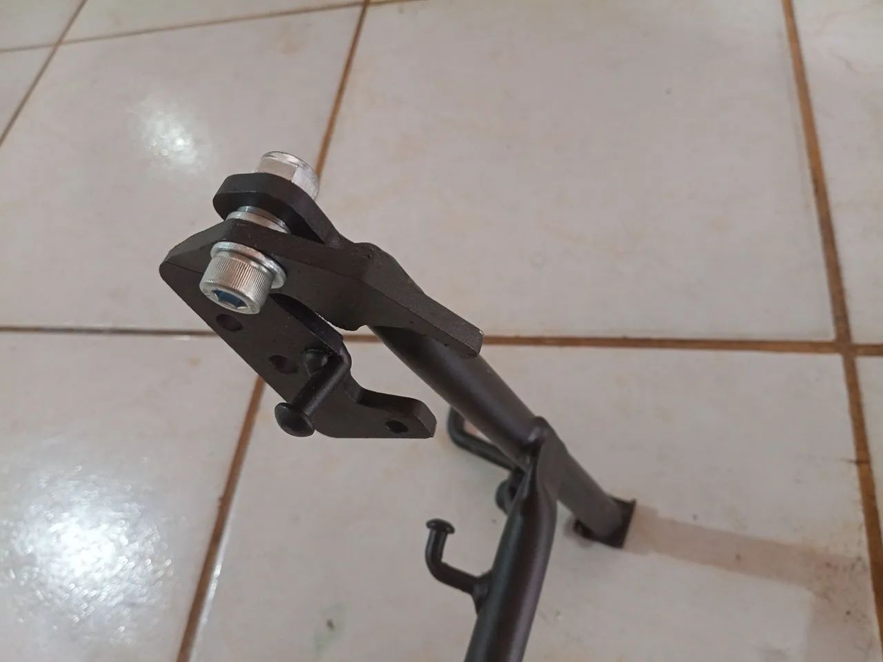 Suporte central da moto TORNADO - Foto 3