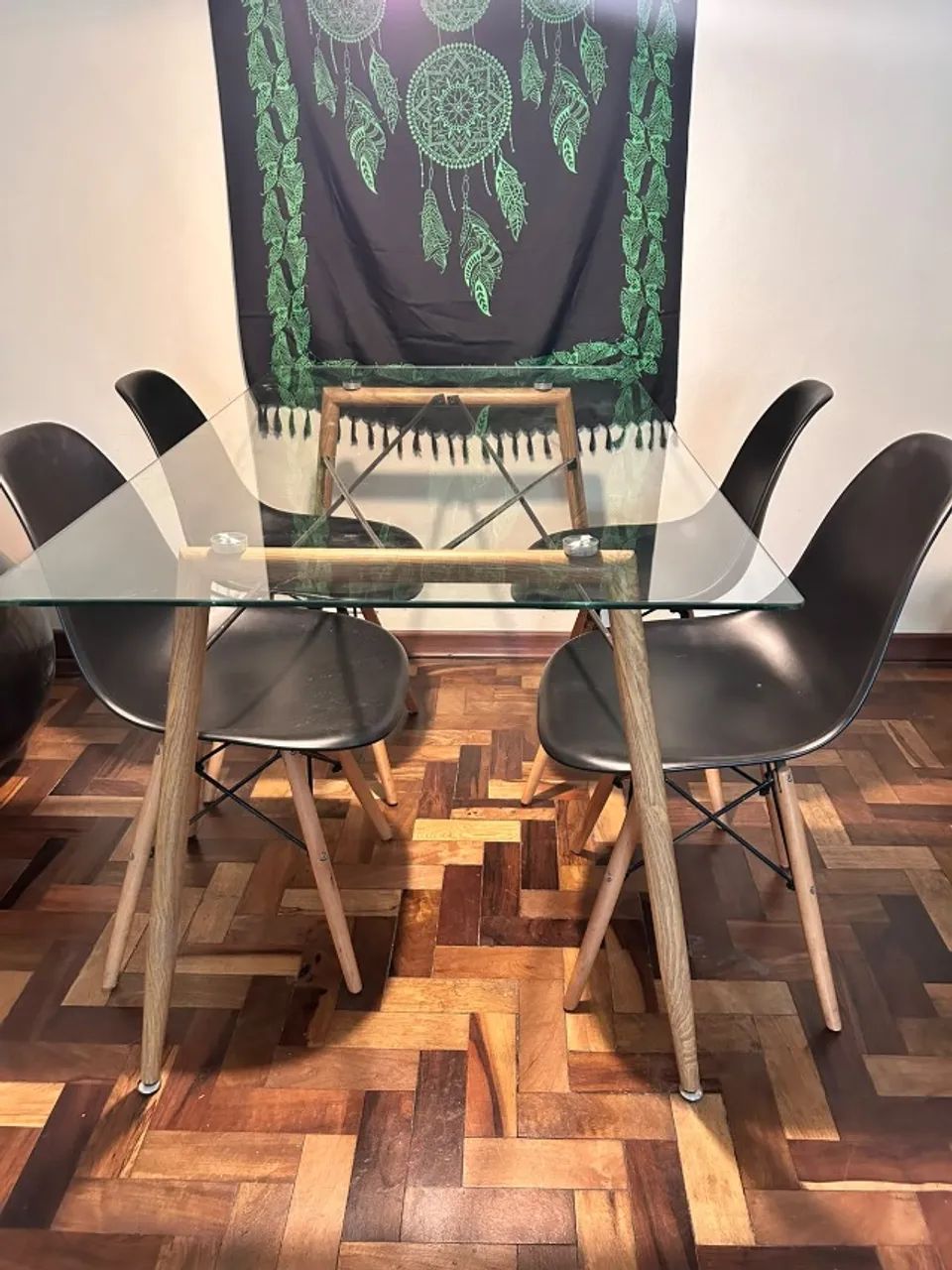 Mesa de jantar (140×80×76) com 4 cadeiras  - Foto 3