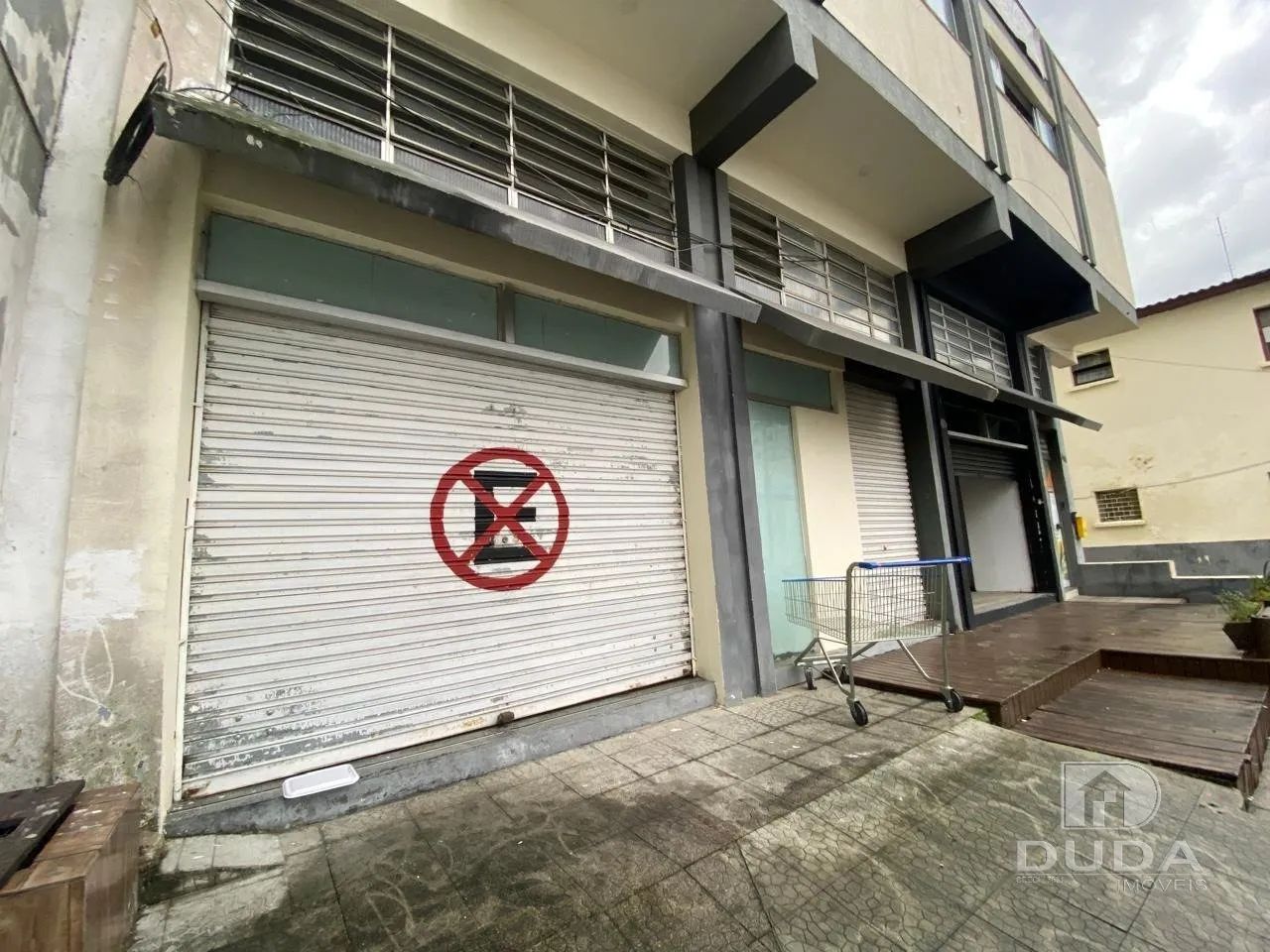 Sala comercial com aproximadamente 500 m²