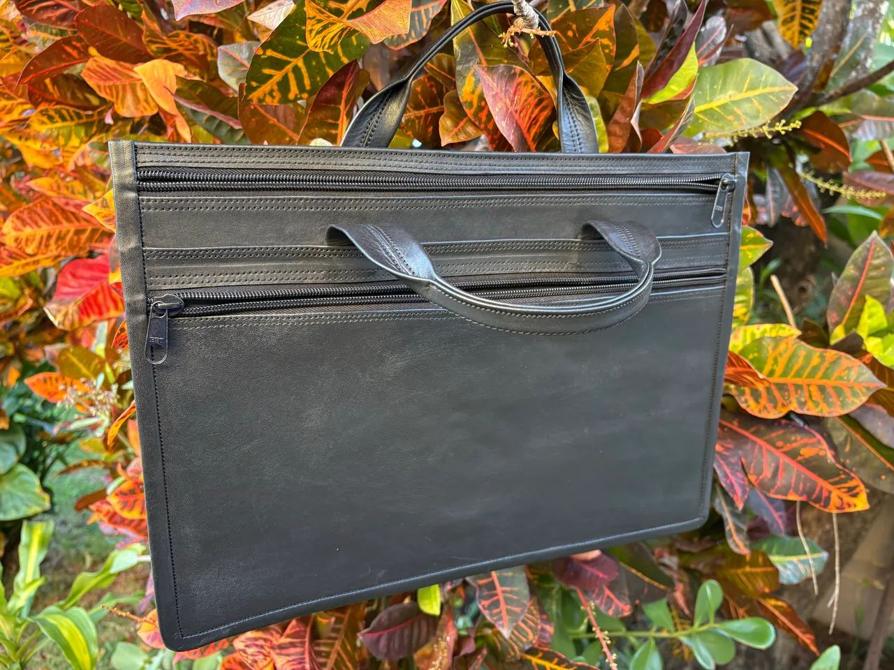 Pasta maleta estilo bag em couro legítimo.  - Foto 5