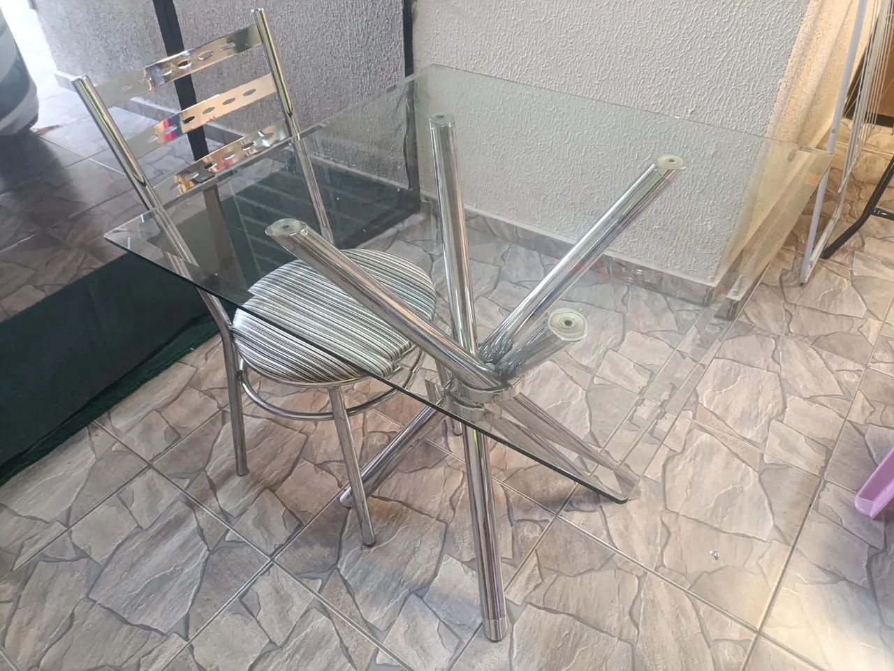 Mesa vidro com 4 cadeiras