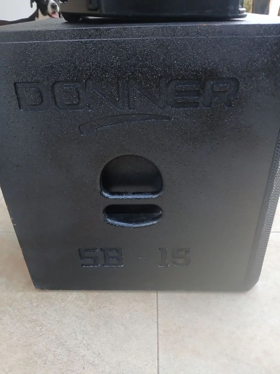Caixa de sub 600w
