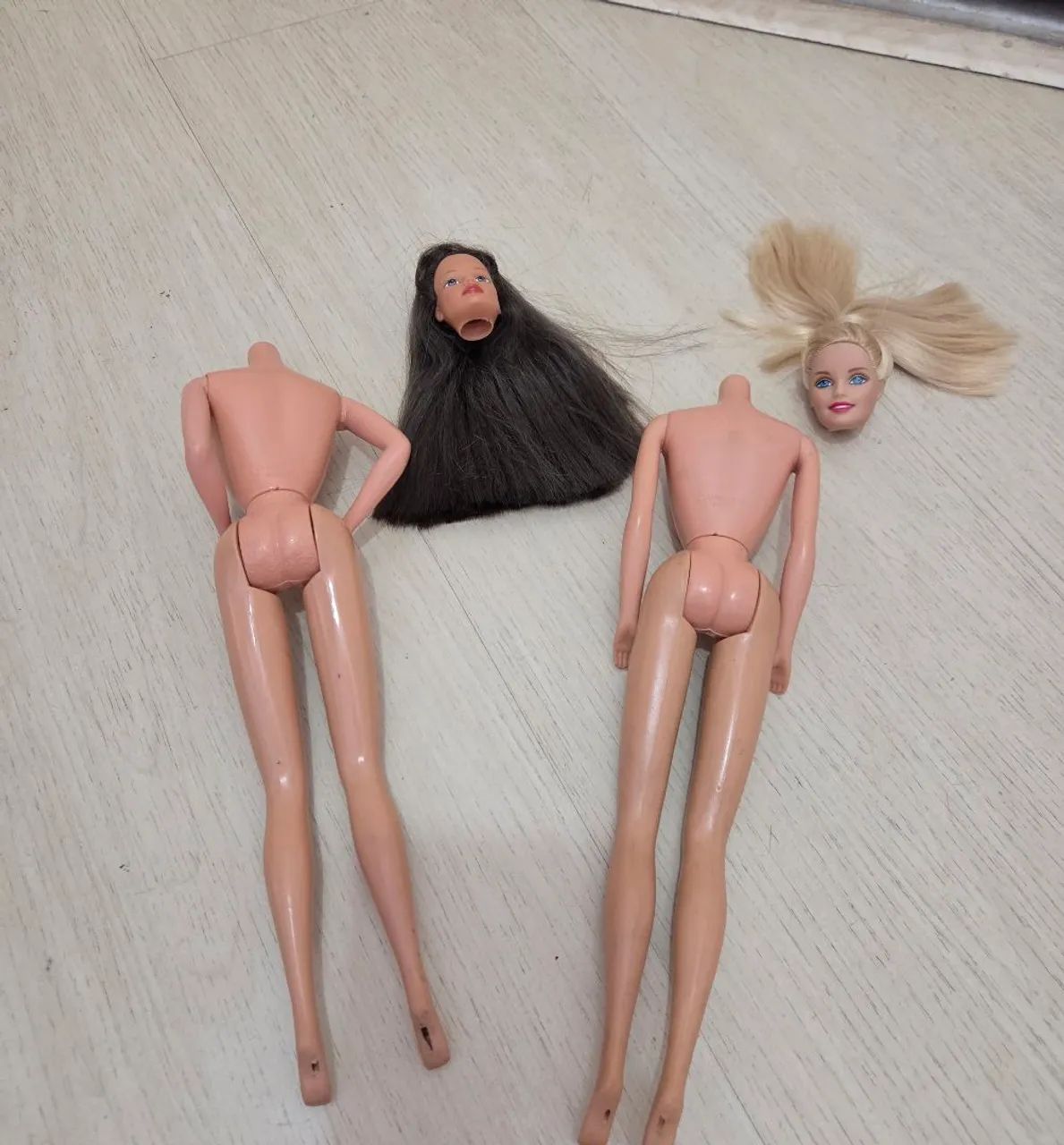 Duas barbies vintage com avarias  - Foto 2